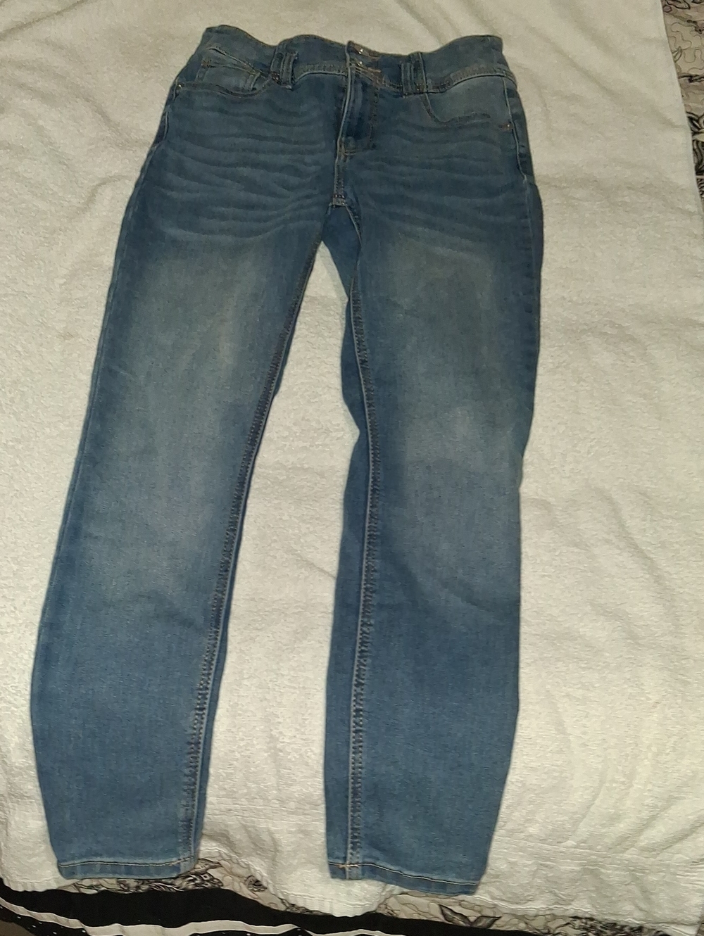 No Boundaries Women's Slim Straight Blue Jeans